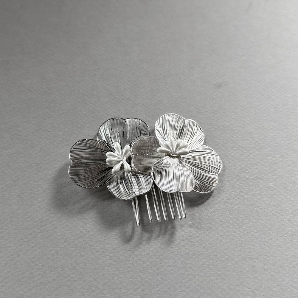 Anthropologie Silver Floral Double-Flower Hair Comb